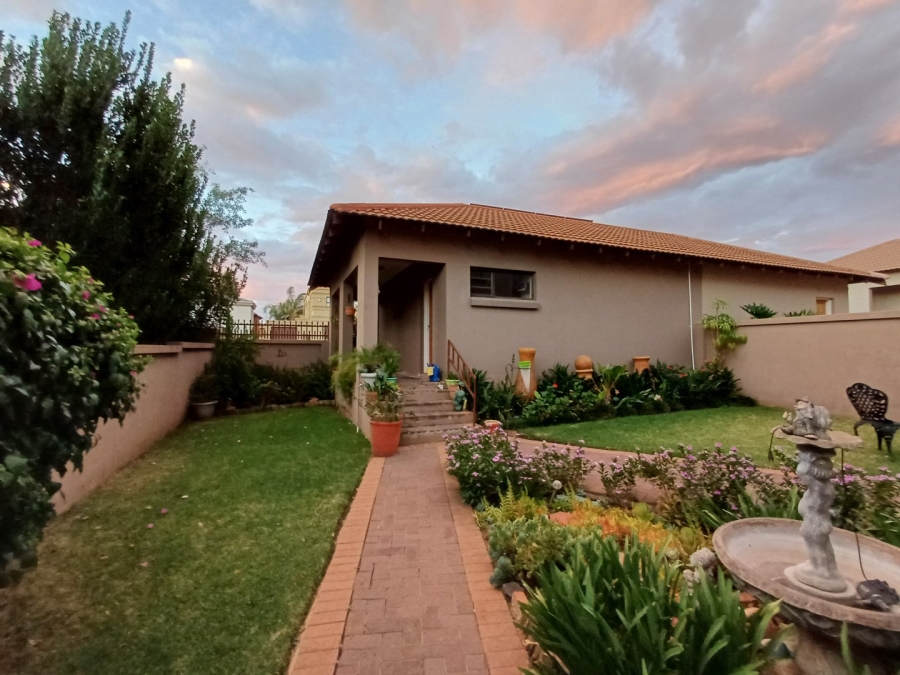 3 Bedroom Property for Sale in Langenhovenpark Free State